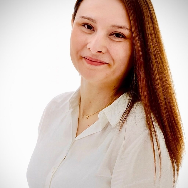 Yüksekten düşerek ölen avukat Selda Özkan son yolculuğuna uğurlandı