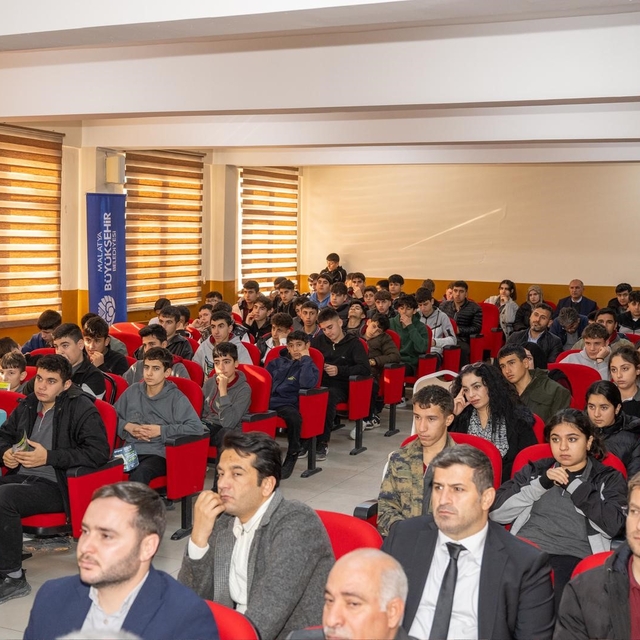 Başkan Er, öğrencilerle bir araya geldi