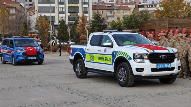 Elazığ'da emniyet ve jandarmaya 84 yeni araç