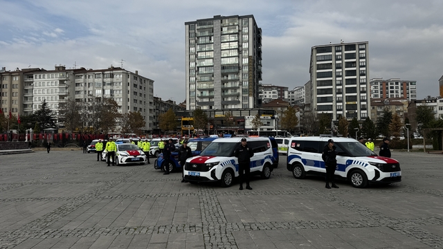 Elazığ'da emniyet ve jandarma araç filosu 84 yeni araçla güçlendirildi