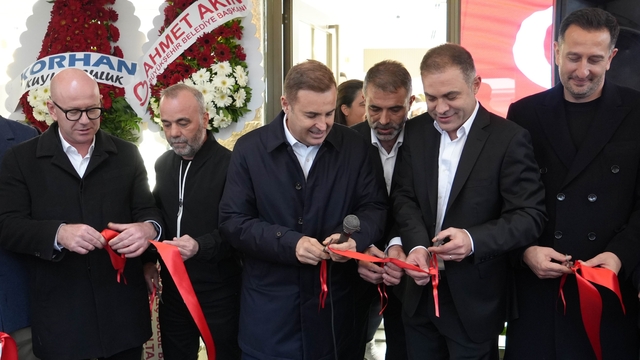 Başkan Akın ve Milletvekili Sarı açılışta buluştu