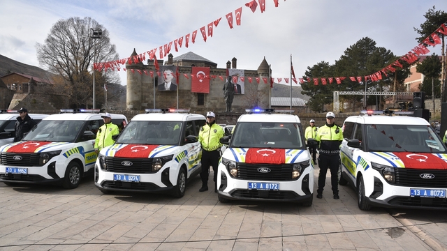 Bitlis'te güvenlik güçlerinin araç filosu güçlendirildi