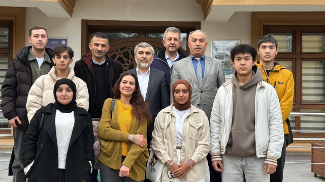 İlk kamu kuruluş ziyaretini Müftü Gül'e yaptılar