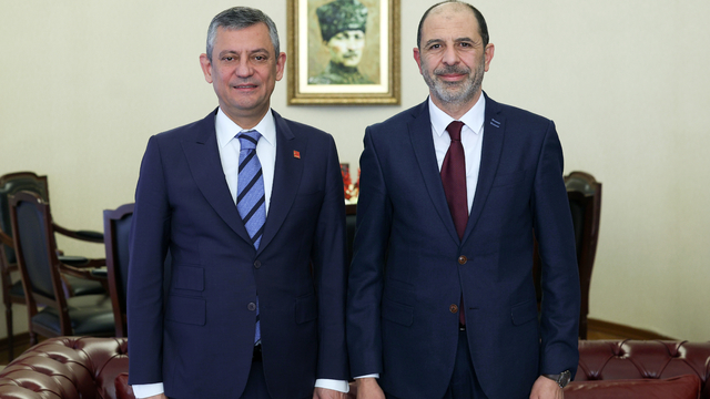 CHP Genel Başkanı Özel, KKTC Halkın Partisi Genel Başkanı Özersay ile görüştü