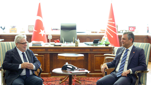 CHP Genel Başkanı Özel, AP Türkiye Raportörü Amor ile görüştü