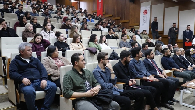 "Geleceğin Liderleri Akademisi" eğitimi düzenlendi