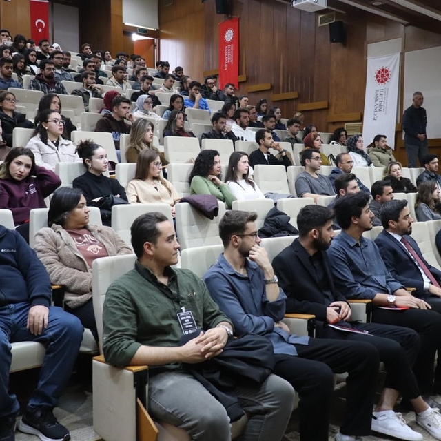 "Geleceğin Liderleri Akademisi" eğitimi düzenlendi