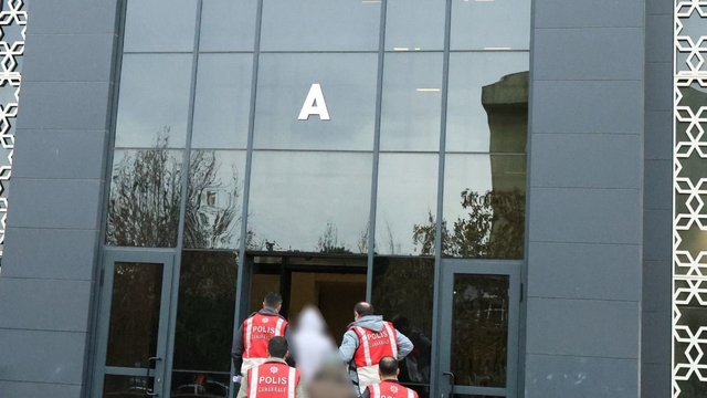 Çanakkale'de kuyumcuyu soymaya kalkışan 2 şüpheli tutuklandı