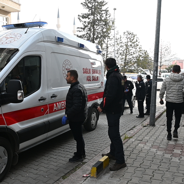 Kayınpeder, gelinini tabancayla yaralayıp, onun kız kardeşini öldürdü