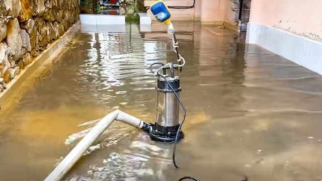 Didim'de sağanak yağmur etkili oldu