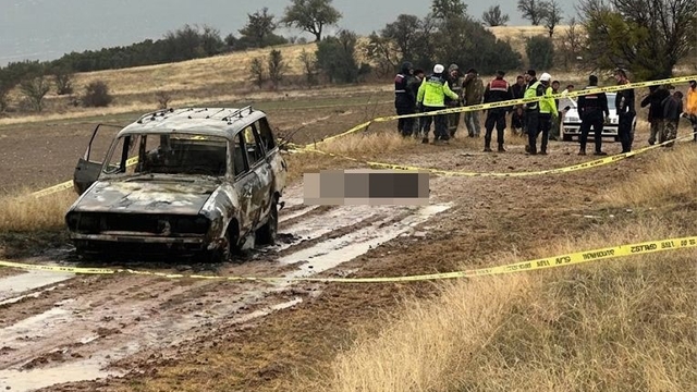 Isparta'da dağlık alanda yanmış aracın kenarında başsız erkek cesedi bulundu
Isparta Valiliği: "Vahşice işlendiği değerlendirilen cinayetin aydınlatılması ve faillerinin yakalanmasına yönelik çalışmalar tüm birimlerimiz tarafından kararlılıkla ve aralıksız olarak sürdürülmektedir"