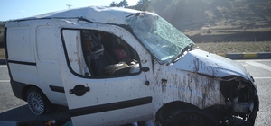 Gizli buzlanma trafik kazalarına sebep oldu: 3  yaralı