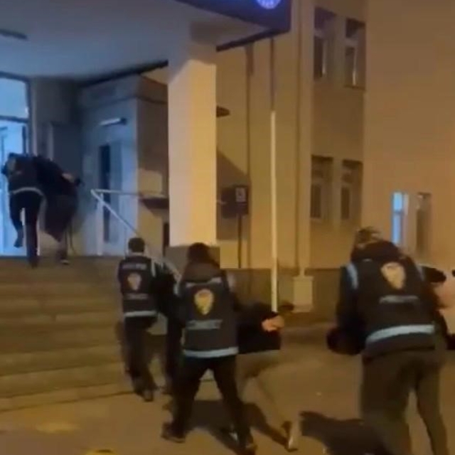 Uygulamada polise çarpan sürücü 1.73 promil alkollü çıktı: 68 bin TL para c...