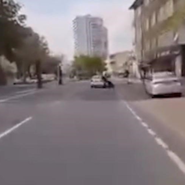 Hatalı şerit değiştirdi, motosiklet sürücüsünü düşürdü: 1 gözaltı
Kayseri'd...