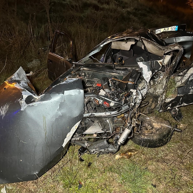 Uşak'ta otomobil şarampole devrildi: 2 ölü, 1 yaralı