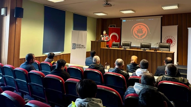 Boyabat'ta yükümlülerine "Aile İçi İletişim ve Şiddetin Önlenmesi Semineri" verildi