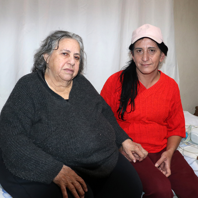 Park yapılacak alandaki gecekonduyu boşaltmaları istenen anne: İlaçlarımı b...