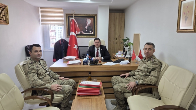Ergani Sulh Ceza Hakimi Tosunoğlu, tabur ve ilçe jandarma komutanını ağırladı