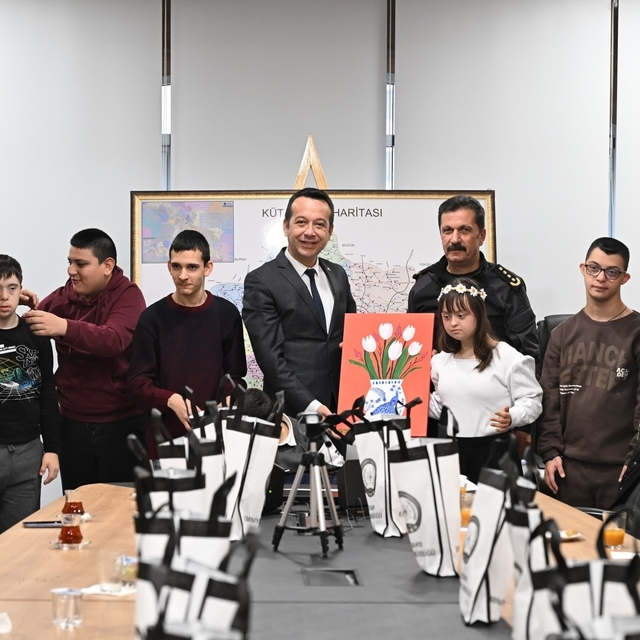 Kütahya İl Emniyet Müdürü Elbir, özel öğrencilerle bir araya geldi