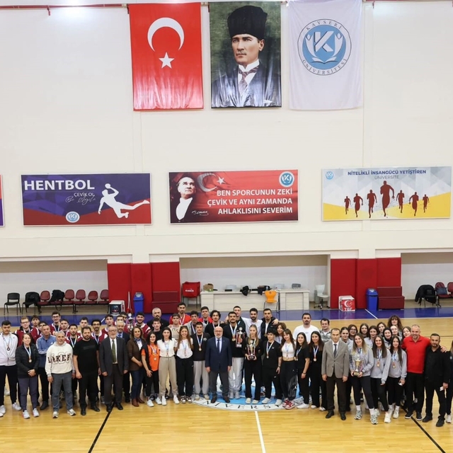 ERÜ Kadın Basketbol Takımı şampiyon oldu