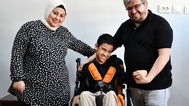 Serebral palsili oğlu için ürettiği ekipmanlar diğer hastalara da umut oldu