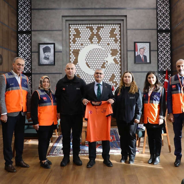 Vali Çelik: "AFAD gönüllüleri toplumun güçlü dayanağıdır"