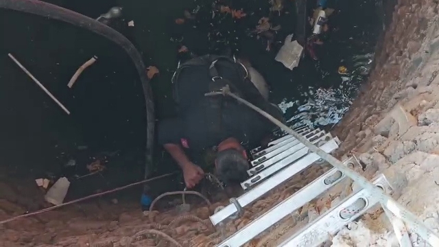 Kuyuya düşen keçiyi itfaiye kurtardı