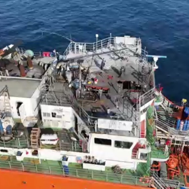 Saldırıya uğrayan MIDVOLGA-2 isimli geminin Sinop'taki tamir çalışmaları sü...