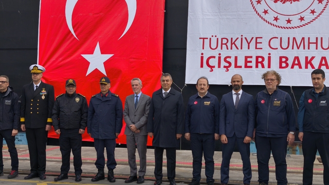 Mersin'den Sudan'a yardım gemisi yola çıktı