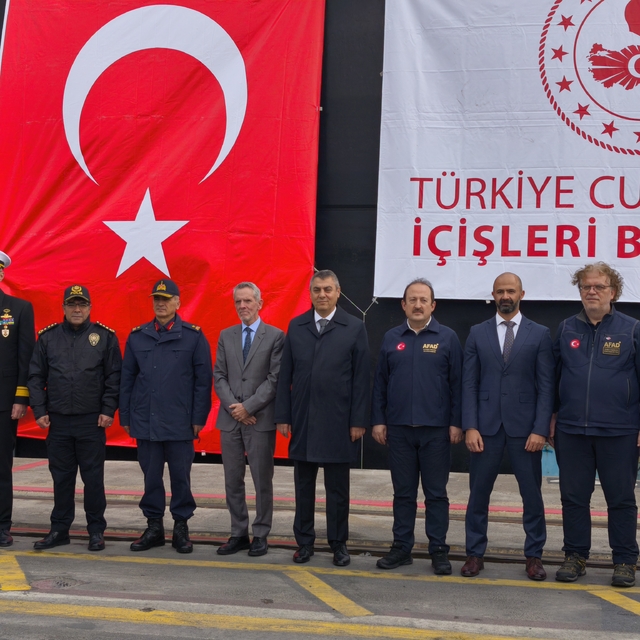 Mersin'den Sudan'a yardım gemisi yola çıktı