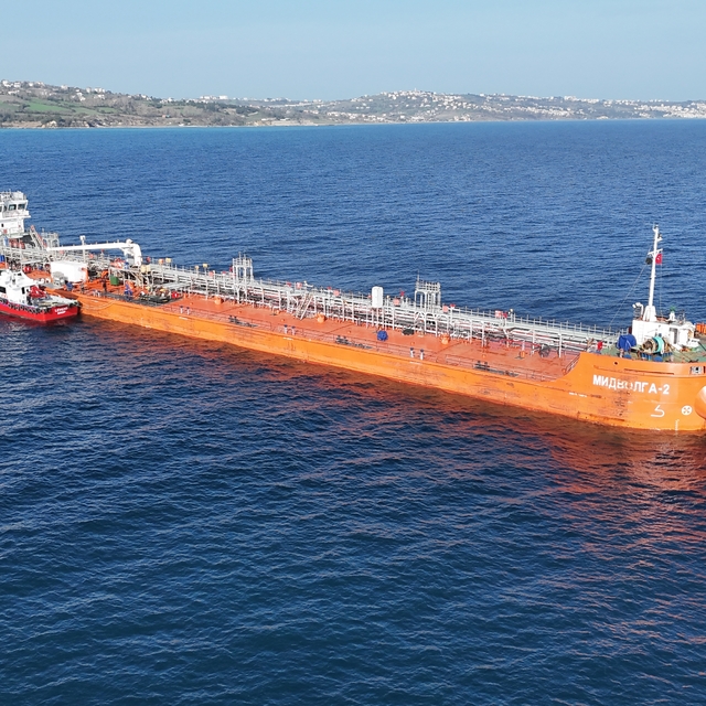 Saldırıya uğrayan Rus tankeri 'Mıdvolga-2', Sinop açıklarında incelemeye al...