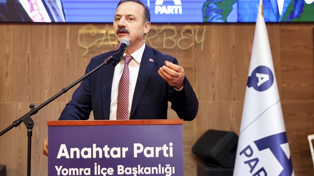 Anahtar Parti Genel Başkanı Ağıralioğlu, Trabzon'da halk buluşmasına katıldı