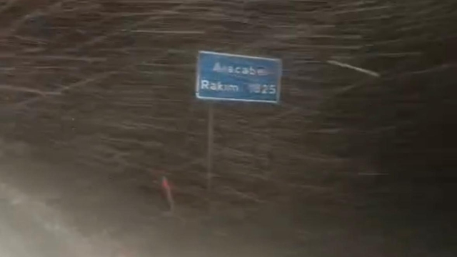 Antalya'da mevsimin ilk karı yağdı, Antalya-Konya karayolu beyaza büründü
Kar kalınlığı 10 santime ulaştı, ekipler küreme ve tuzlama çalışması başlattı