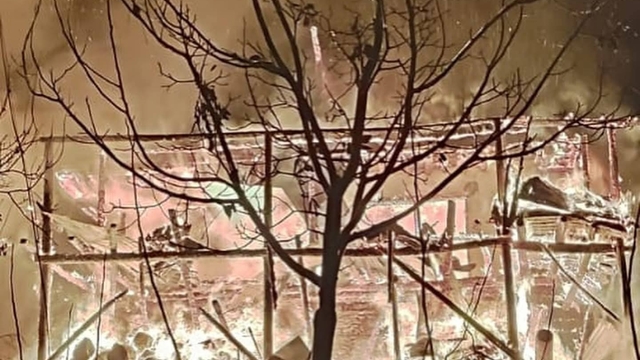 Evde çıkan, okul lojmanına sıçradı