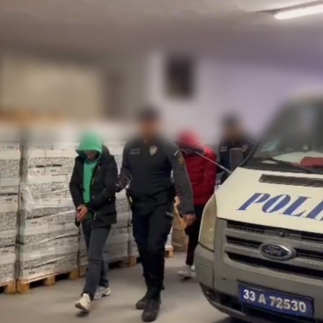 Mersin'de yasa dışı bahis çetesi çökertildi: 13 tutuklama
826 milyon TL'lik...