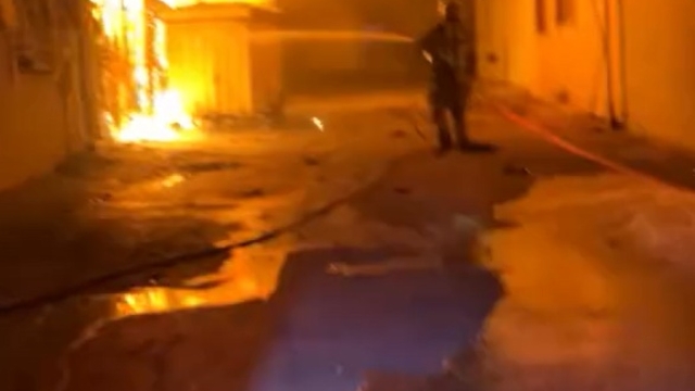 3 katlı binada çıkan ve bitişiğindeki 4 katlı binaya sıçrayan yangın söndürüldü