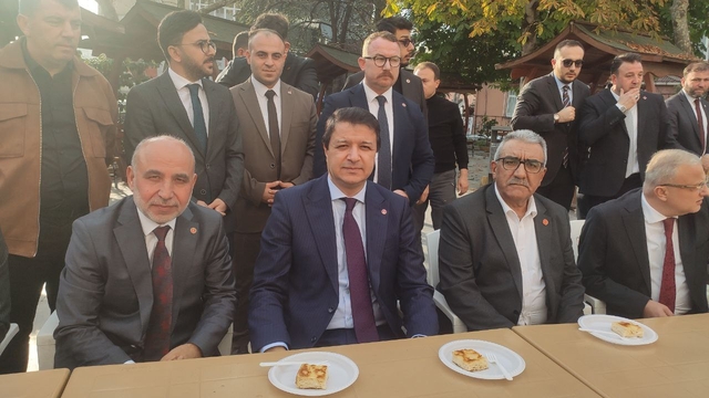 Saadet Partisi Genel Başkanı Arıkan, Kocaeli'de partisinin ilçe kongresine katıldı
