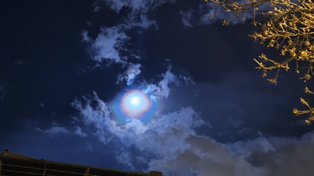 Gökyüzünde görsel şölen: Lunar Corona görüntülendi