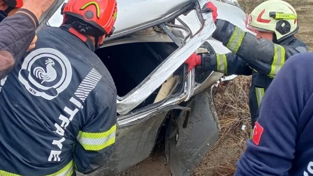 Yoldan çıkan otomobil takla attı; 2 yaralı