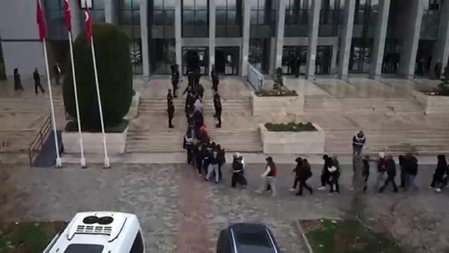 Denizli merkezli 6 ilde düzenlenen dolandırıcılık operasyonunda 16 zanlı tutuklandı
