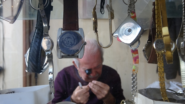 76 yaşındaki saat ustası, 61 yıldır zamana ayar veriyor
76 yaşındaki saat ustası mesleğine ömrünün yarısından fazlasını verdi