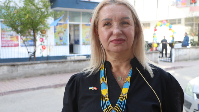 Aşık olup evlendiği Türkiye'de yaşayan Ukraynalı çocuklar için okul açtı