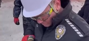 Çevik kuvvet polisine  ''Enkazda Arama ve Kurtarma Temel Eğitimi''