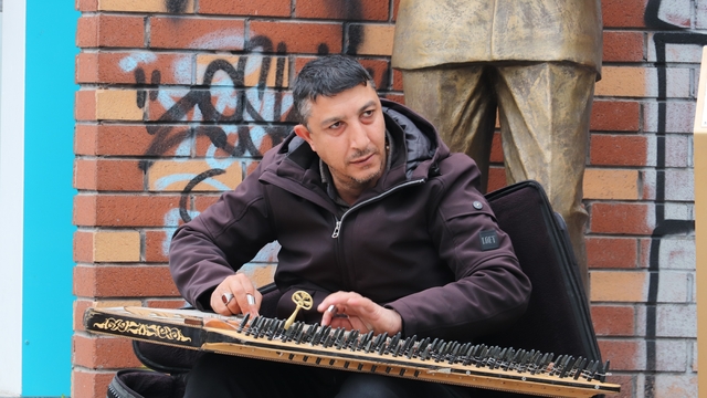 Havaların soğuması sokak sanatına engel olamadı