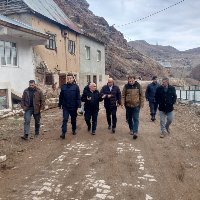 Kaymakam Bayram köy sakinleriyle bir araya geldi