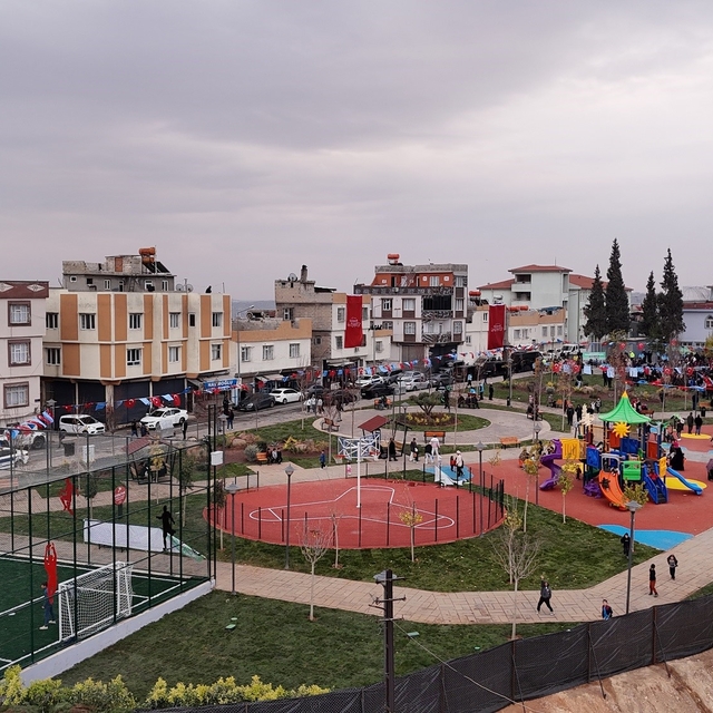 Gaziantep Büyükşehir tarafından yapılan Mithat Paşa Parkı açıldı