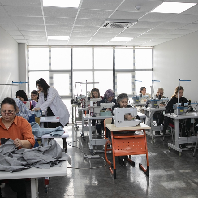 Mersin'de giyim üretim kurslarına büyük ilgi