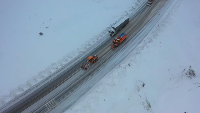 Bayburt ve Erzincan'ın yüksek kesimlerinde kar yağışı etkili oldu