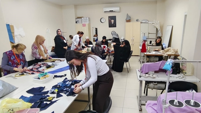 Trabzon Büyükşehir Belediyesi kurslarında 1811 kişi eğitim görüyor