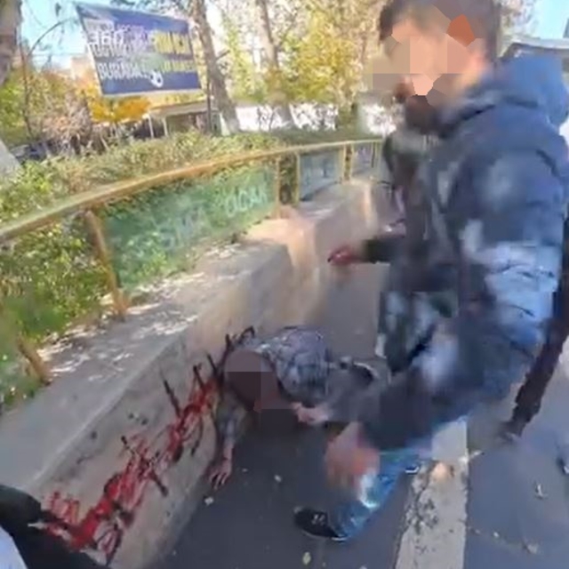 Yengesine mesaj atıp buluşmaya çağıran kişiyi dövüp tabancayla bacağından v...